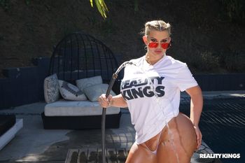 RealityKings – Lace Me Up