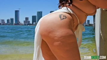 Beach Babe Encounter