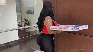 Pizza Delivery Girl Una Cakez Gets Fucked by BBC