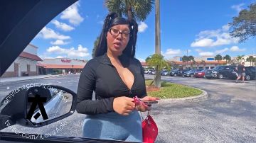 Baddie Fucks The Trainer