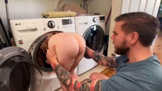 Big Booty Stepmom Stuck in Washing Machine